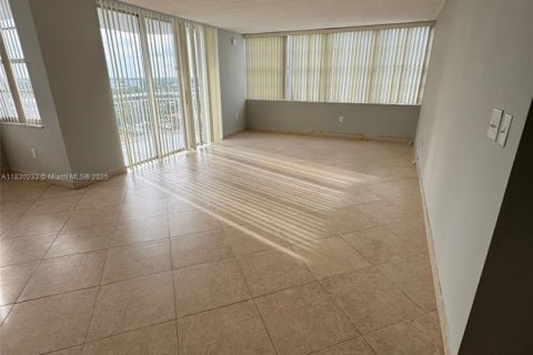 Condo in Aventura, Florida, 2 bedrooms № 1976232 - photo 6