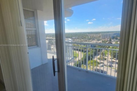 Condo in Aventura, Florida, 2 bedrooms № 1976232 - photo 7