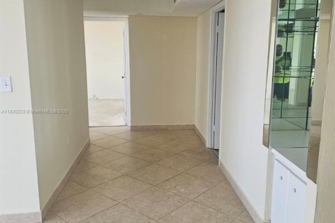 Condo in Aventura, Florida, 2 bedrooms № 1976232 - photo 5