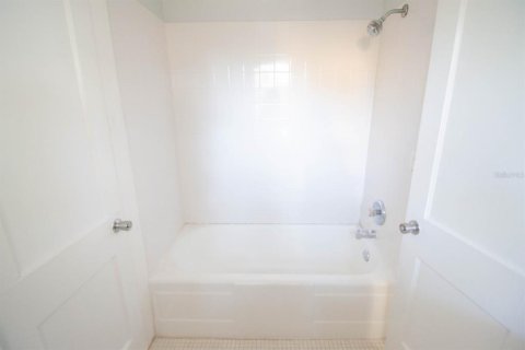 Appartement à louer à Sarasota, Floride: 2 chambres, 65.03 m2 № 2418877 - photo 10
