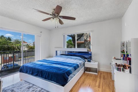 Condo in Hialeah, Florida, 2 bedrooms  № 1860176 - photo 16