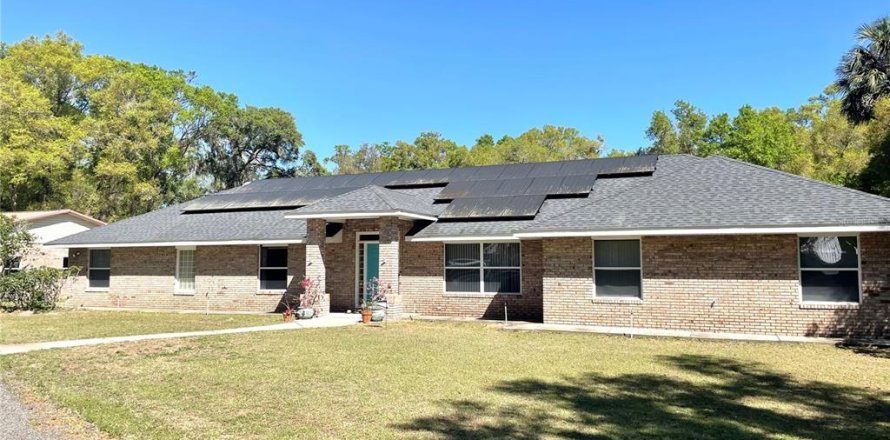 House in DeLand, Florida 5 bedrooms, 287.25 sq.m. № 1720538
