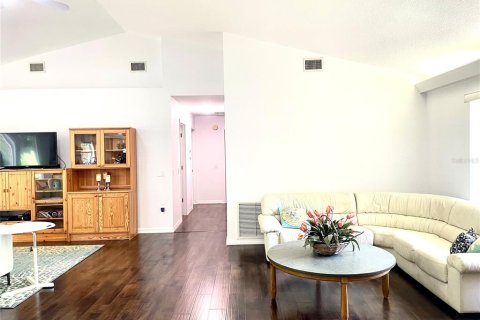 House in DeLand, Florida 5 bedrooms, 287.25 sq.m. № 1720538 - photo 5