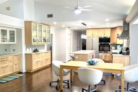 House in DeLand, Florida 5 bedrooms, 287.25 sq.m. № 1720538 - photo 13