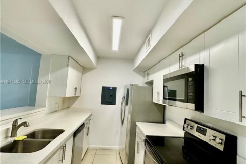 Apartment in Miami, Florida 2 bedrooms, 97.83 sq.m. № 2001397 - photo 4