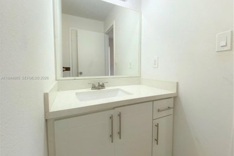 Apartment in Miami, Florida 2 bedrooms, 97.83 sq.m. № 2001397 - photo 9