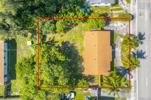 House in Fort Lauderdale, Florida 3 bedrooms, 125.42 sq.m. № 2012837 - photo 3