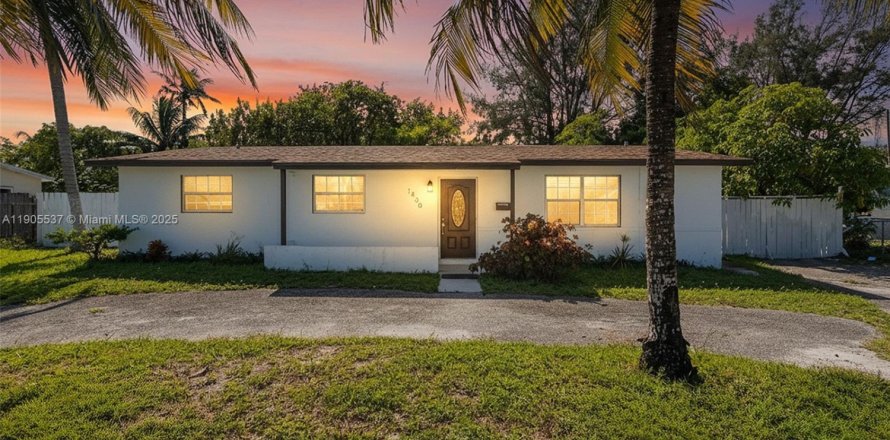 House in Fort Lauderdale, Florida 3 bedrooms, 125.42 sq.m. № 2012837