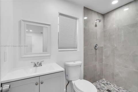 House in Fort Lauderdale, Florida 3 bedrooms, 125.42 sq.m. № 2012837 - photo 10