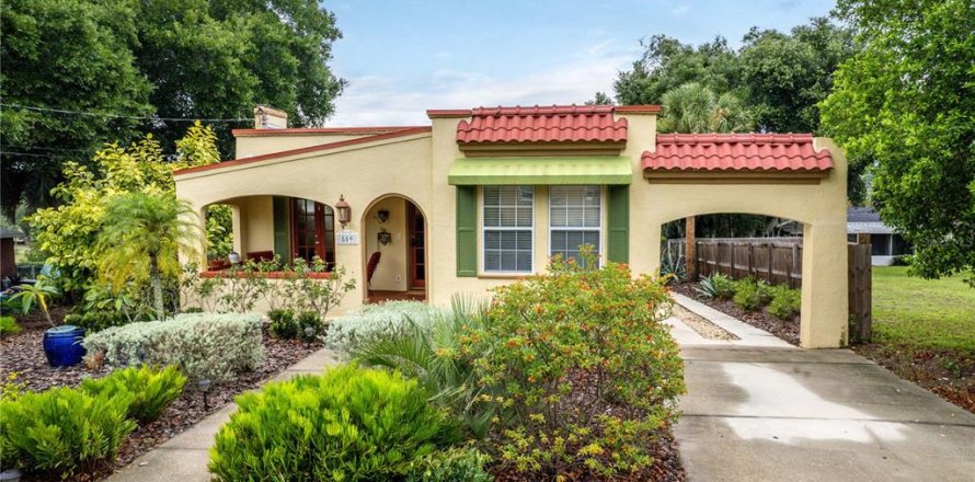 Casa en Eustis, Florida 3 dormitorios, 225.94 m2 № 1585792
