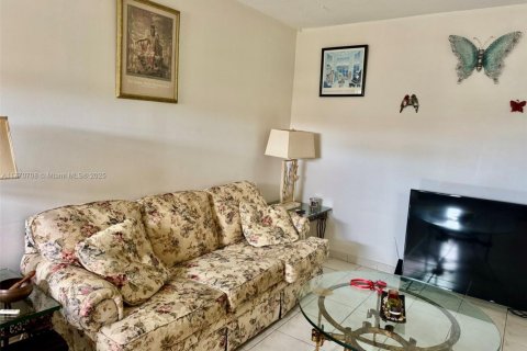 Купить кондоминиум в Холливуд, Флорида 1 спальня, 47.38м2, № 2016524 - фото 9