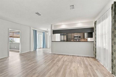Casa en venta en Clearwater, Florida, 3 dormitorios, 112.04 m2 № 2386534 - foto 9