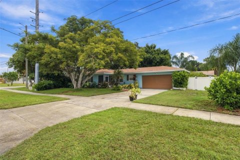 Casa en venta en Clearwater, Florida, 3 dormitorios, 112.04 m2 № 2386534 - foto 2