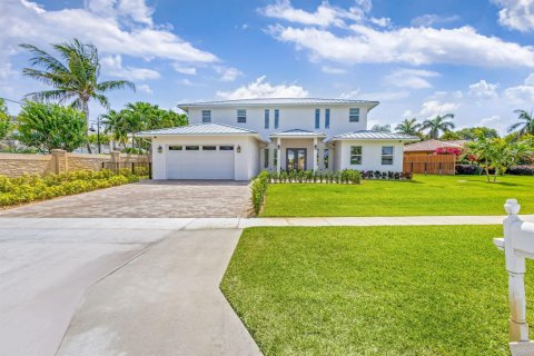 Casa en venta en North Palm Beach, Florida, 4 dormitorios, 369.75 m2 № 2173879 - foto 2