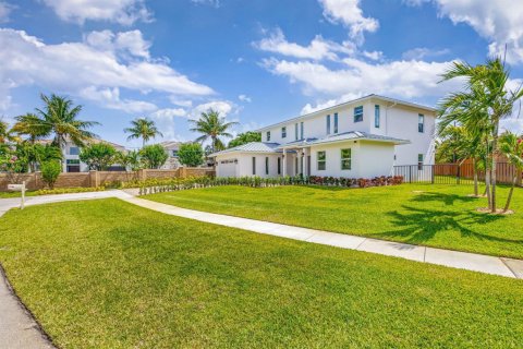 Casa en venta en North Palm Beach, Florida, 4 dormitorios, 369.75 m2 № 2173879 - foto 4