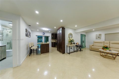 Villa ou maison à vendre à Miami Gardens, Floride: 4 chambres, 169.45 m2 № 1989790 - photo 18