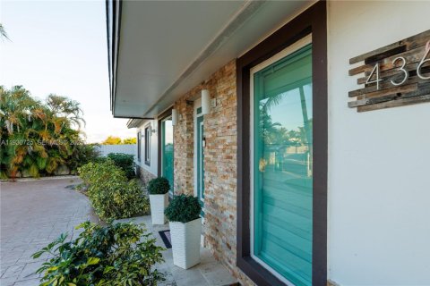 Villa ou maison à vendre à Miami Gardens, Floride: 4 chambres, 169.45 m2 № 1989790 - photo 11