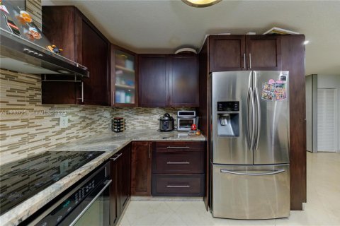 Villa ou maison à vendre à Miami Gardens, Floride: 4 chambres, 169.45 m2 № 1989790 - photo 4