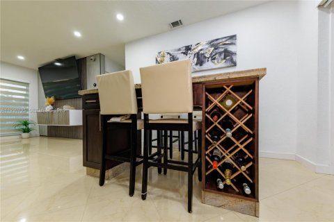 Villa ou maison à vendre à Miami Gardens, Floride: 4 chambres, 169.45 m2 № 1989790 - photo 28