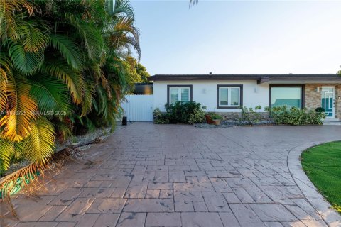 Villa ou maison à vendre à Miami Gardens, Floride: 4 chambres, 169.45 m2 № 1989790 - photo 8