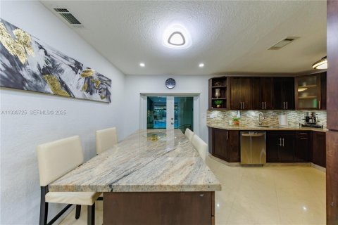 Villa ou maison à vendre à Miami Gardens, Floride: 4 chambres, 169.45 m2 № 1989790 - photo 27