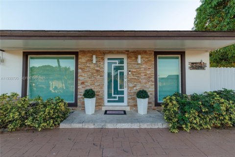 Villa ou maison à vendre à Miami Gardens, Floride: 4 chambres, 169.45 m2 № 1989790 - photo 10