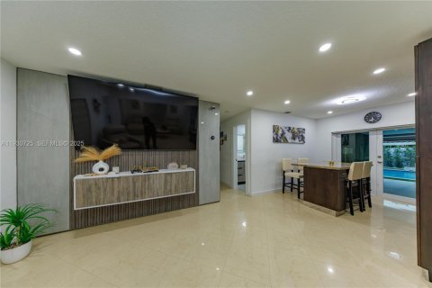 Villa ou maison à vendre à Miami Gardens, Floride: 4 chambres, 169.45 m2 № 1989790 - photo 16