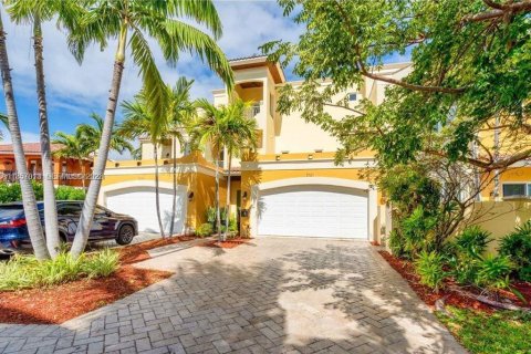 Touwnhouse à vendre à Fort Lauderdale, Floride: 3 chambres, 210.33 m2 № 2263067 - photo 25