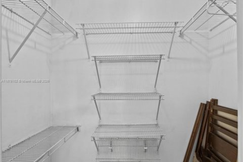 Condominio en venta en Hallandale Beach, Florida, 2 dormitorios, 102.19 m2 № 1977850 - foto 21