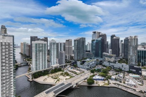 Condo in Miami, Florida, 2 bedrooms  № 1738078 - photo 1