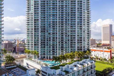 Condo in Miami, Florida, 2 bedrooms  № 1738078 - photo 2