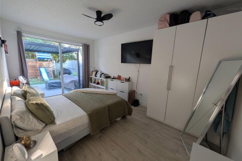 House in Pembroke Pines, Florida 4 bedrooms, 254.55 sq.m. № 1987729 - photo 22