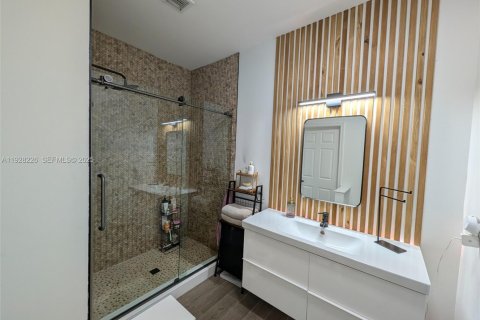 House in Pembroke Pines, Florida 4 bedrooms, 254.55 sq.m. № 1987729 - photo 23