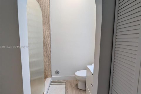 House in Pembroke Pines, Florida 4 bedrooms, 254.55 sq.m. № 1987729 - photo 18