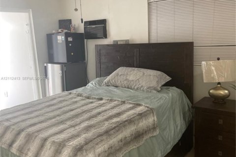 Immobilier commercial à louer à Miami, Floride: 1 chambre, 194.44 m2 № 2432560 - photo 5