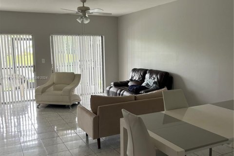 Купить кондоминиум в Майами, Флорида 2 спальни, 134.71м2, № 1958840 - фото 3