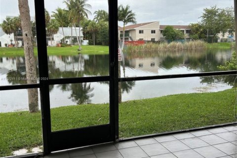 Купить кондоминиум в Майами, Флорида 2 спальни, 134.71м2, № 1958840 - фото 7