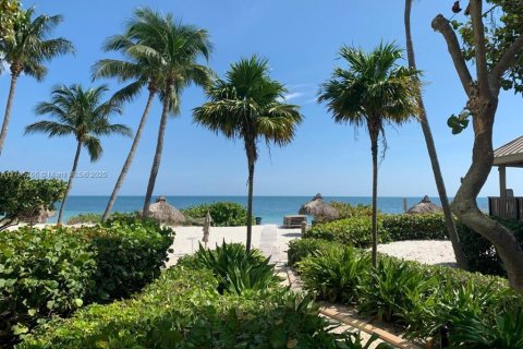Condo in Key Biscayne, Florida, 2 bedrooms  № 1863515 - photo 19