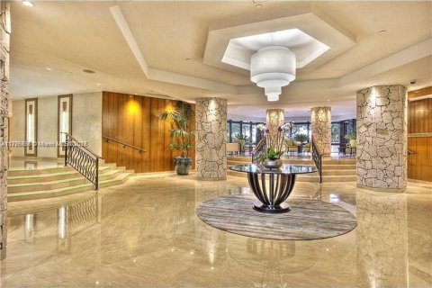 Condo in Key Biscayne, Florida, 2 bedrooms  № 1863515 - photo 13
