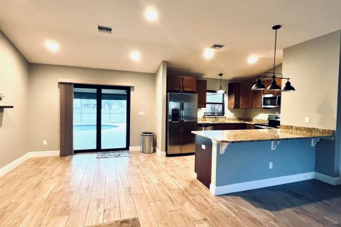 Villa ou maison à louer à St. Lucie, Floride: 3 chambres, 128.39 m2 № 2422339 - photo 3