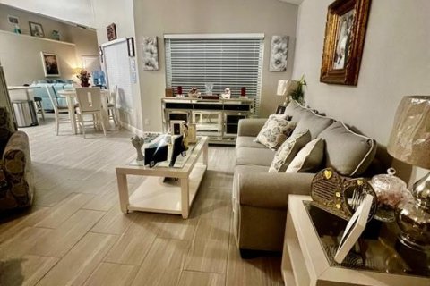 Снять в аренду виллу или дом в Дэвенпорт, Флорида 3 спальни, 159.61м2, № 1834997 - фото 7