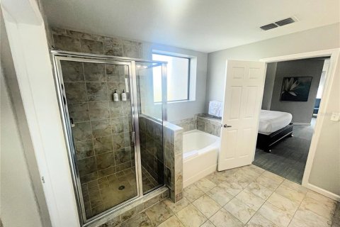 Condo in Winter Garden, Florida, 3 bedrooms  № 2098781 - photo 18