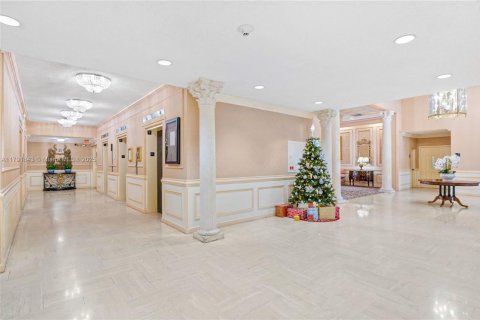 Condo in Hallandale Beach, Florida, 1 bedroom  № 1656081 - photo 25
