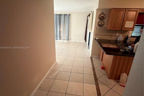 Villa ou maison à vendre à St. Lucie, Floride: 3 chambres, 197.79 m2 № 2247829 - photo 3