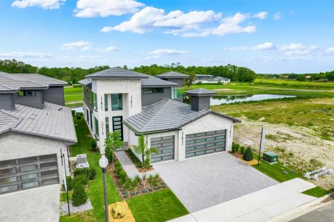 Villa ou maison à vendre à Davenport, Floride: 5 chambres, 310.48 m2 № 2413417 - photo 2