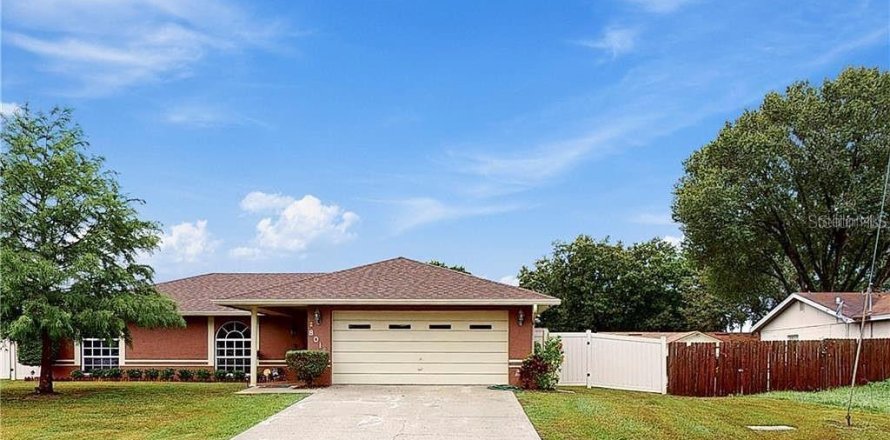 House in Lakeland, Florida 4 bedrooms, 121.14 sq.m. № 2104574