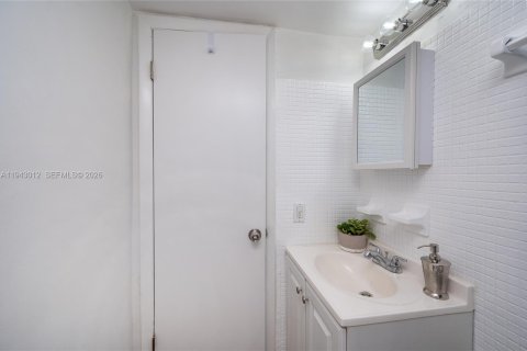 Appartement à louer à Miami, Floride: 2 chambres, 57.79 m2 № 1999386 - photo 17