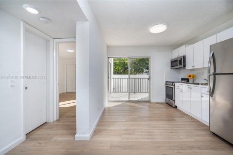 Appartement à louer à Miami, Floride: 2 chambres, 57.79 m2 № 1999386 - photo 3