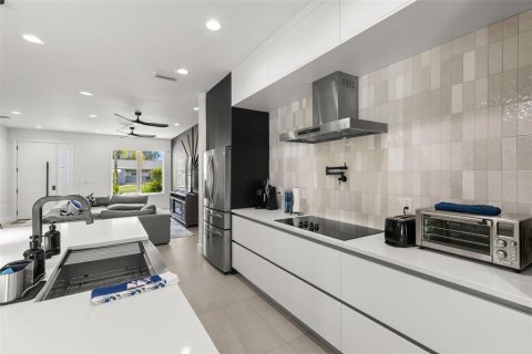 Villa ou maison à vendre à Tampa, Floride: 4 chambres, 235.14 m2 № 1866421 - photo 21