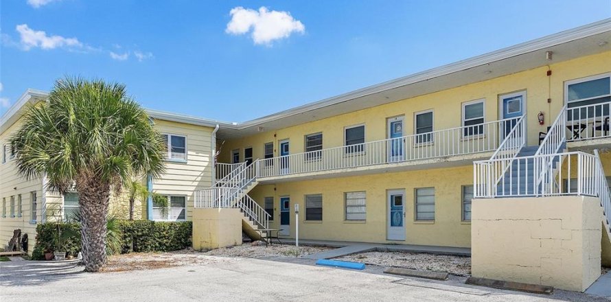 Condo à Treasure Island, Floride, 1 chambre  № 2427559